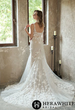 Load image into Gallery viewer, HW3055 HERAWHITE Stunning 3D Petal Lace Wedding Dress And Sparkle Tulle