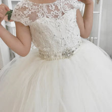 Load image into Gallery viewer, Princess Lace Bodice Organza Ball Gown Flower Girl Dress
