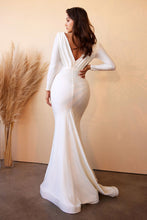 Load image into Gallery viewer, FITTED MERMAID WEDDING GOWN