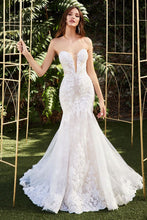 Load image into Gallery viewer, Trumpet style strapless sweet heart neckline lace appliqued romantic wedding gown