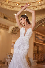 Load image into Gallery viewer, Trumpet style strapless sweet heart neckline lace appliqued romantic wedding gown