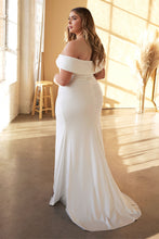 Load image into Gallery viewer, MODERN CURVE FITTING BRIDAL GOWN