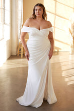 Load image into Gallery viewer, MODERN CURVE FITTING BRIDAL GOWN