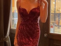 Load and play video in Gallery viewer, CH180 Ladivine Iridescent sequined fitted gown