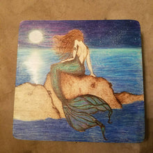 Load image into Gallery viewer, Mermaid - Custom Pyrography Artwork Wooden Cigar Box.
