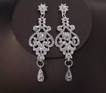 Load image into Gallery viewer, Vintage Inspired Chandelier Earring and Necklace Jewelry Set
