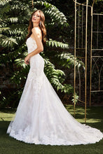 Load image into Gallery viewer, Trumpet style strapless sweet heart neckline lace appliqued romantic wedding gown
