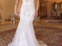 Load and play video in Gallery viewer, Trumpet style strapless sweet heart neckline lace appliqued romantic wedding gown
